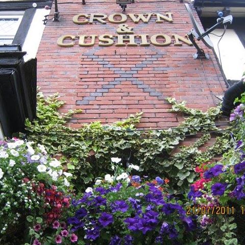 the-crown-cushion-thumbnail