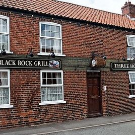 three-horseshoes-thumbnail
